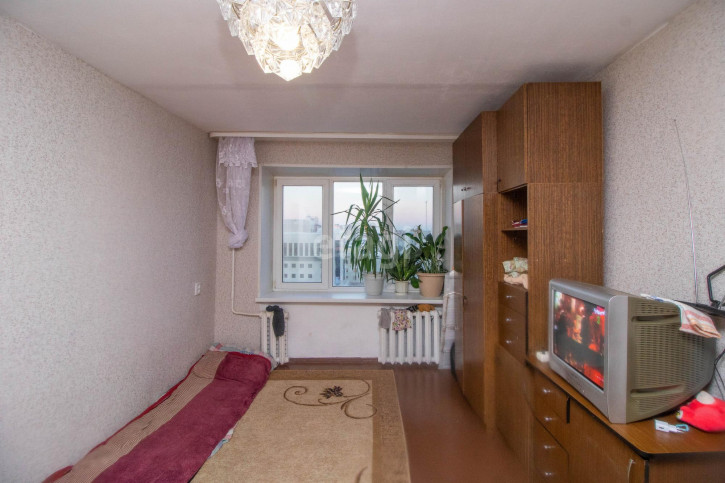 2-комн квартира Республики, 90