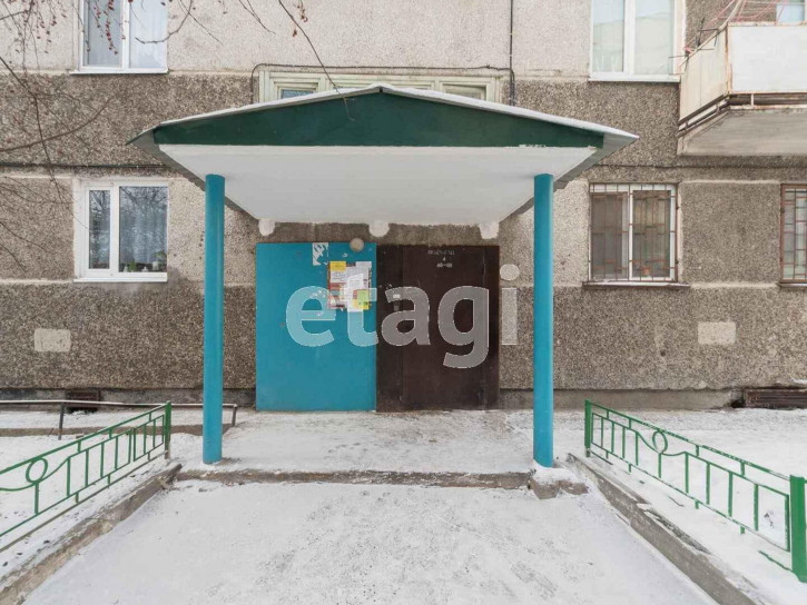 2-комн квартира Военная, 27