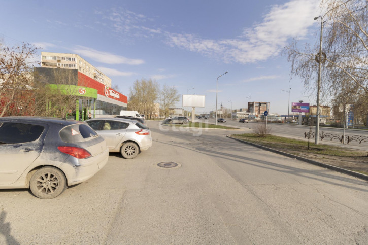 Торговое помещение Республики 215а
