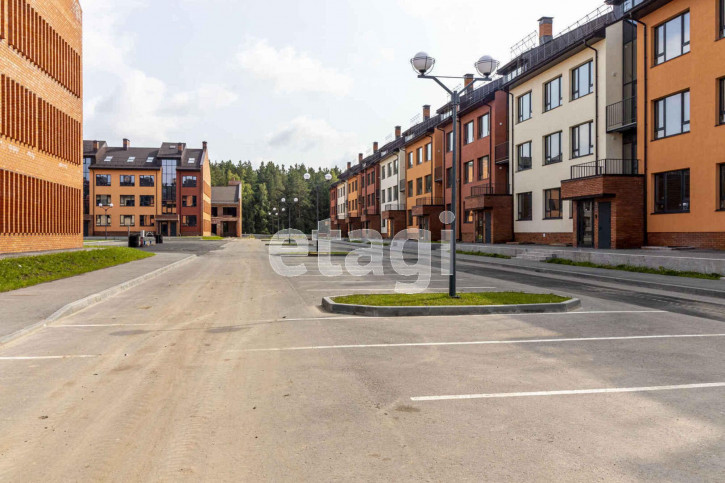 2-комн квартира Академическая, 5
