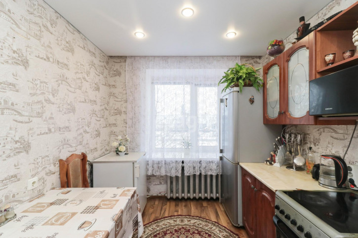 2-комн квартира Строителей, 11