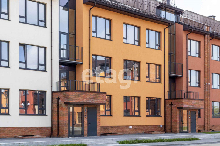 2-комн квартира Академическая, 5