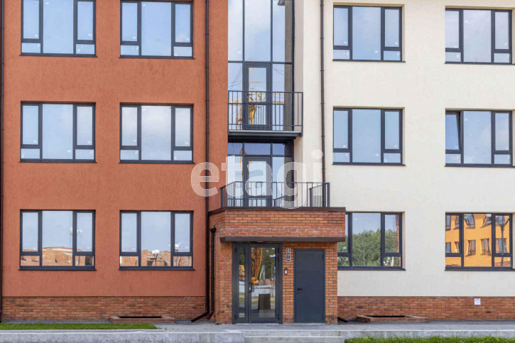 2-комн квартира Академическая, 5