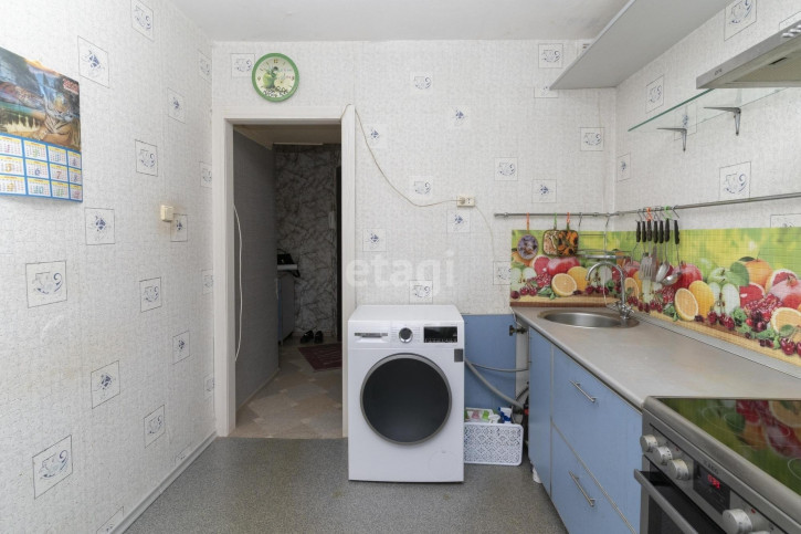 3-комн квартира Стахановцев, 6