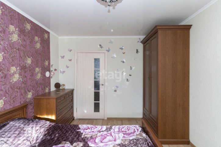 3-комн квартира Стахановцев, 6