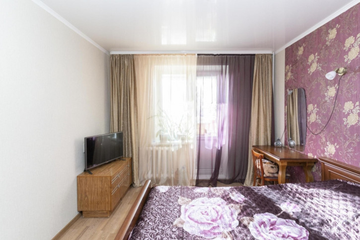 3-комн квартира Стахановцев, 6