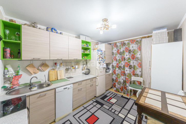 3-комн квартира Пермякова, 83
