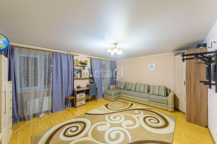 3-комн квартира Пермякова, 83