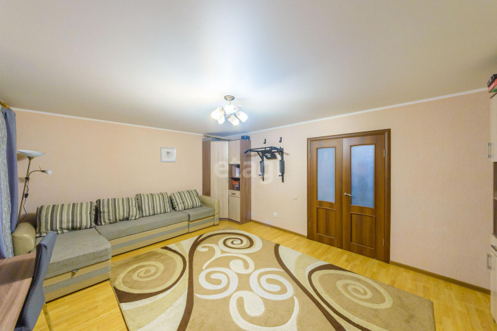 3-комн квартира Пермякова, 83