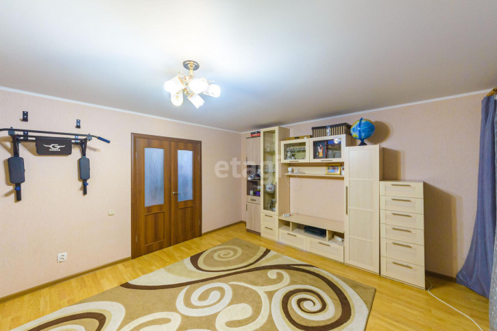 3-комн квартира Пермякова, 83