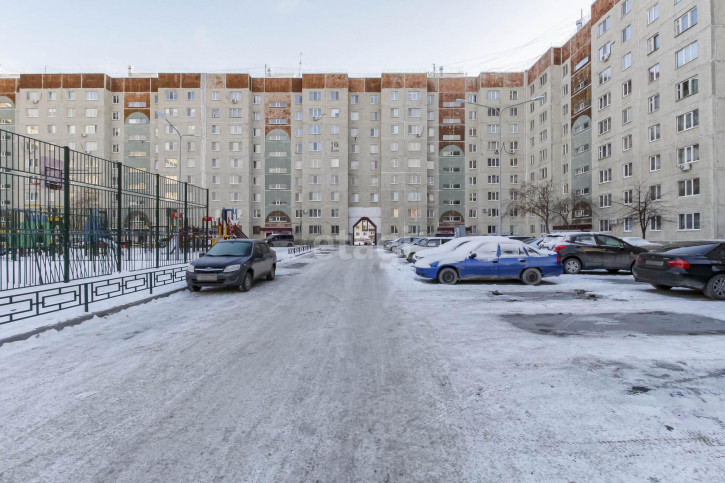 3-комн квартира Домостроителей, 14