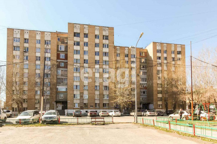 Комната Республики, 216