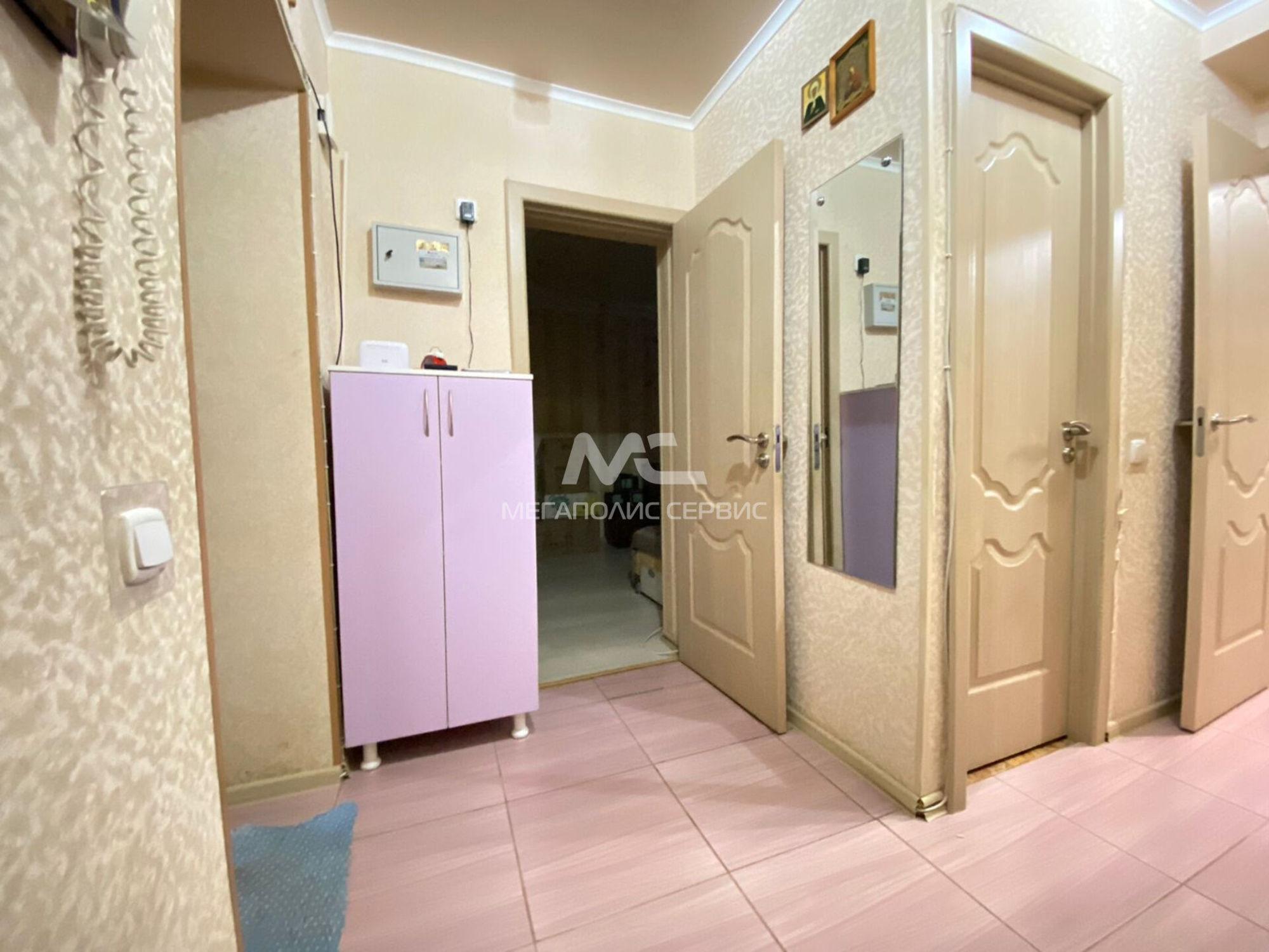 Купить квартиру за 3 190 000 рублей на 6-й мкр, Химиков ул, 8