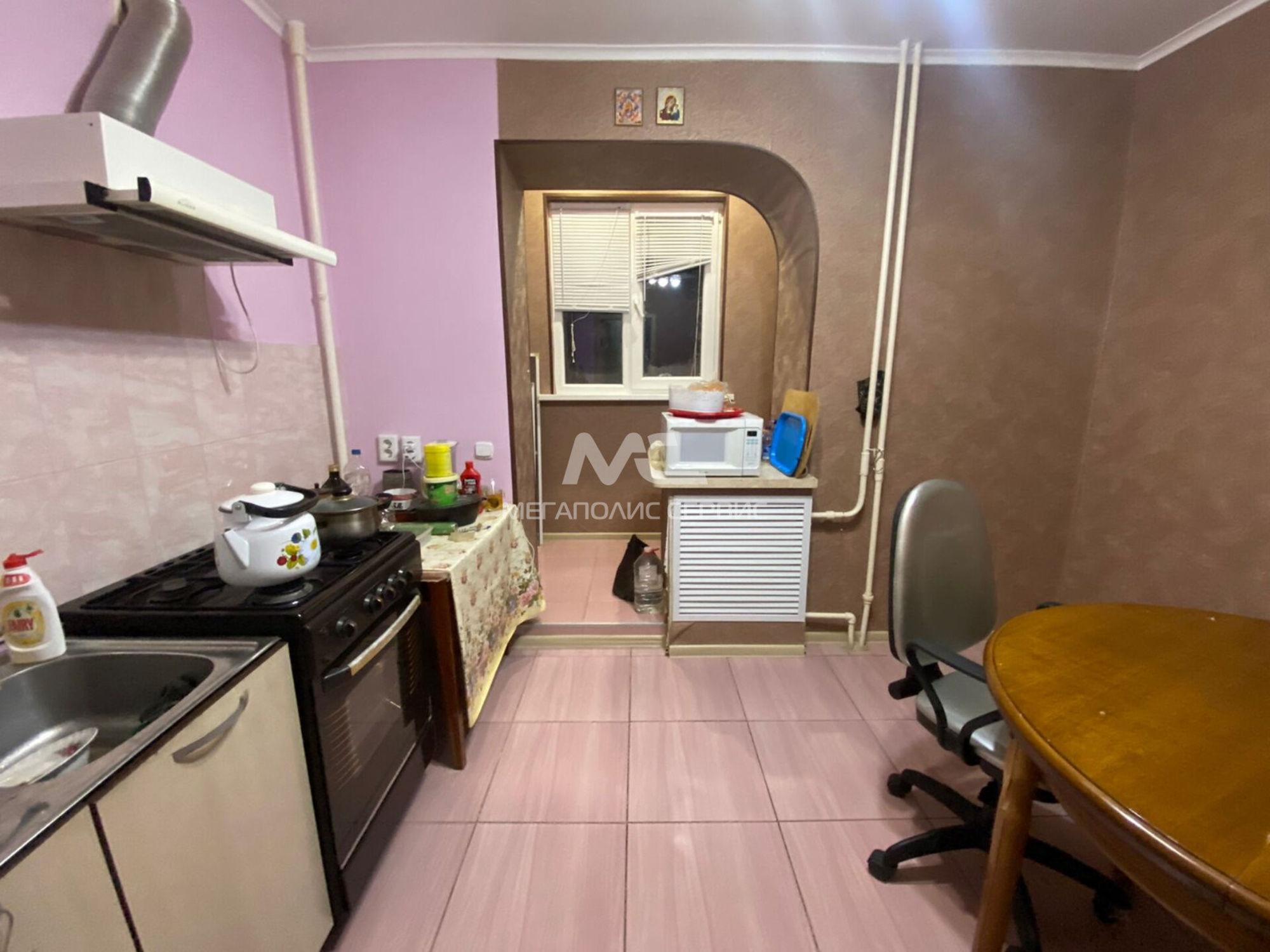 Купить квартиру за 3 190 000 рублей на 6-й мкр, Химиков ул, 8