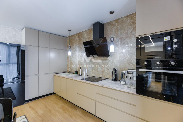 4-комн квартира Трофимова ул, 10