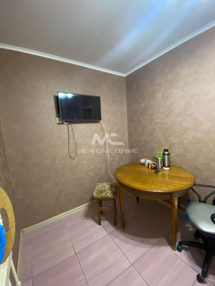 2-комн квартира 6-й мкр, Химиков ул, 8