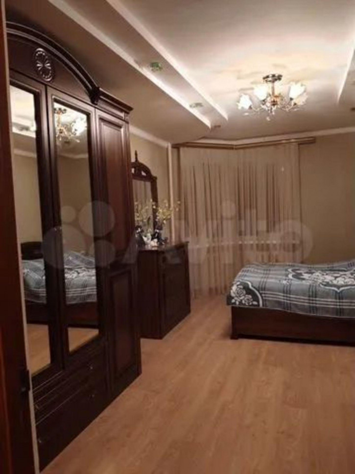3-комн квартира Доваторцев ул, 73/1