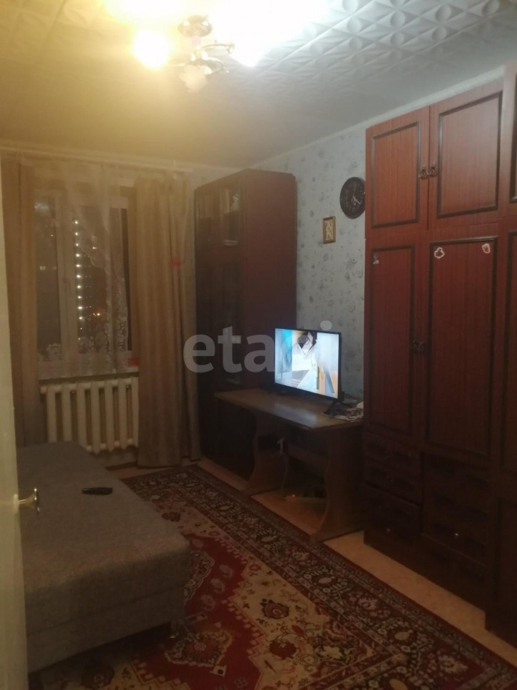 2-комн квартира Интернациональная, 35