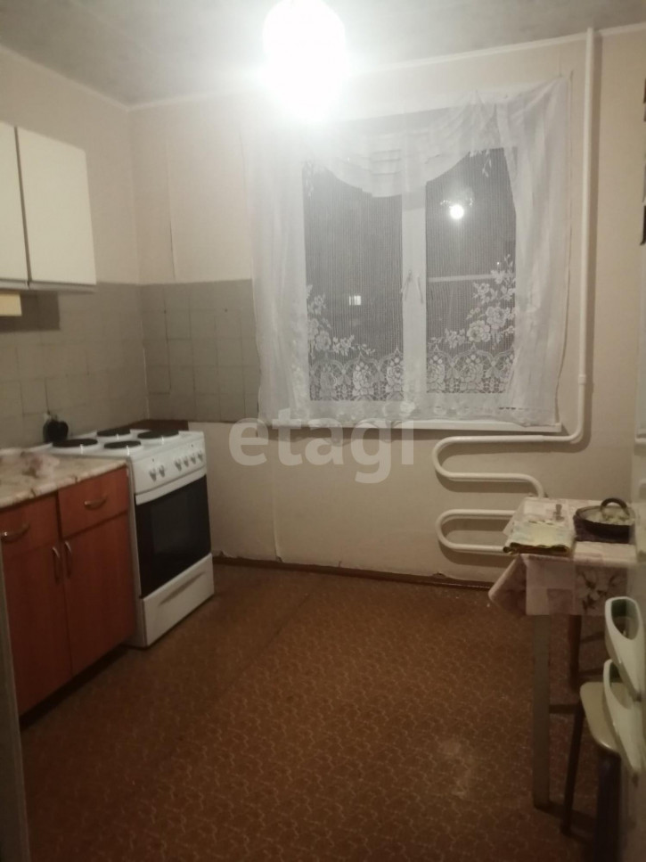 2-комн квартира Интернациональная, 35