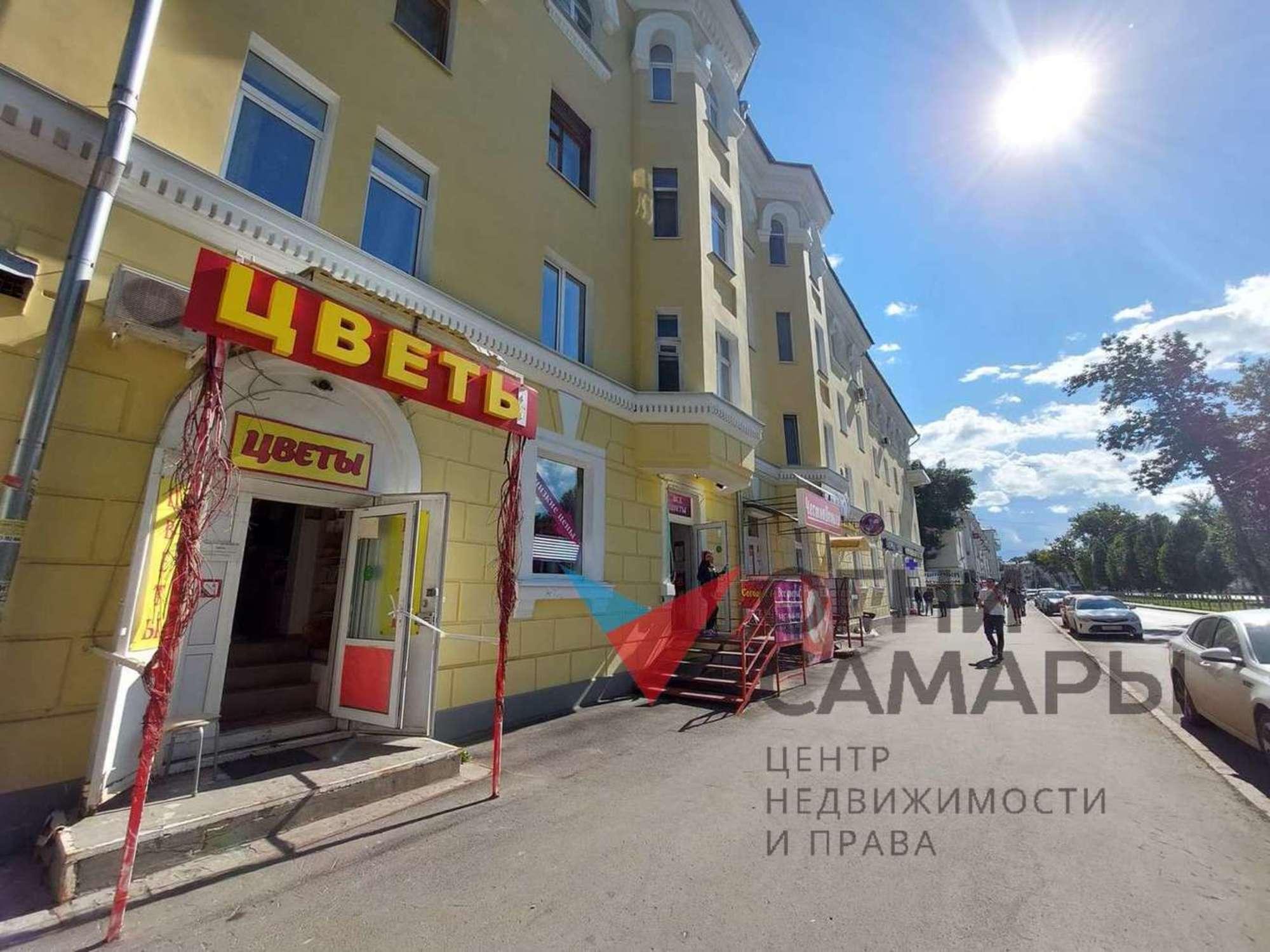 Сдать торговое помещение за 110 000 рублей на Металлургов проспект, 81