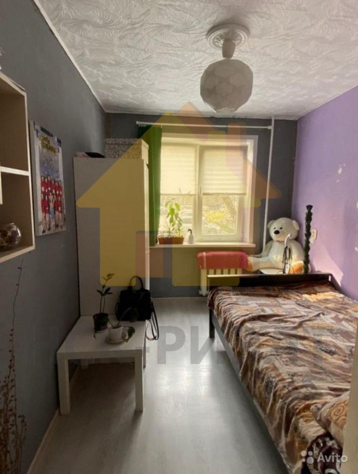 4-комн квартира ул. Коммунстроевская,50