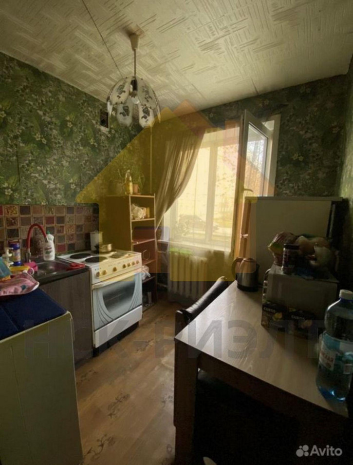 4-комн квартира ул. Коммунстроевская,50