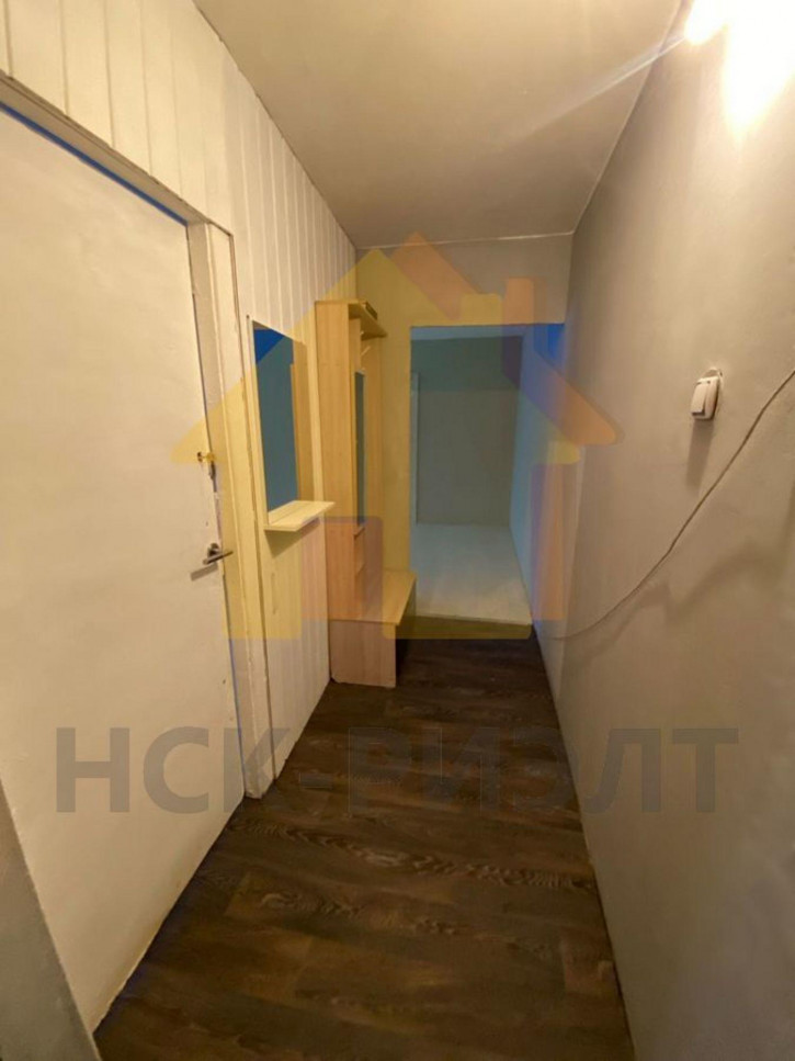 4-комн квартира ул. Коммунстроевская,50