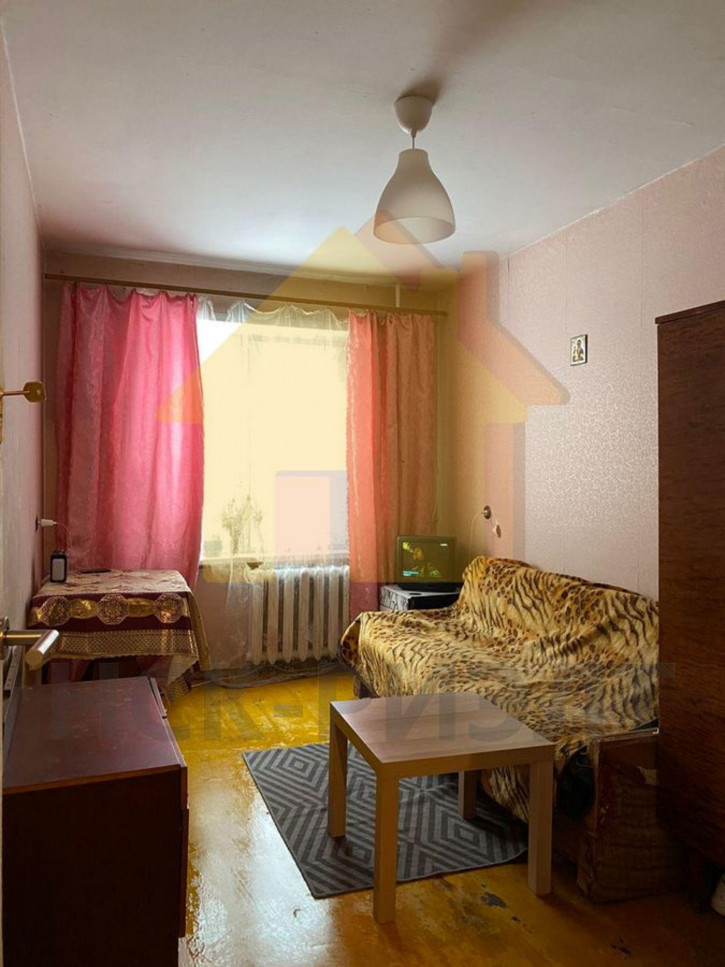 4-комн квартира ул. Коммунстроевская,50