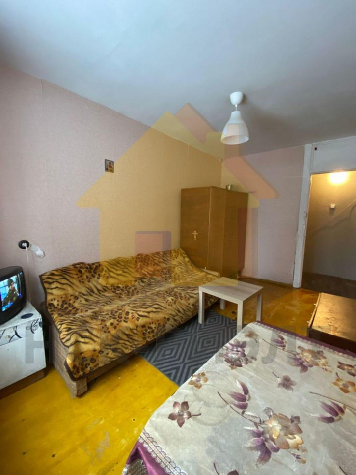 4-комн квартира ул. Коммунстроевская,50