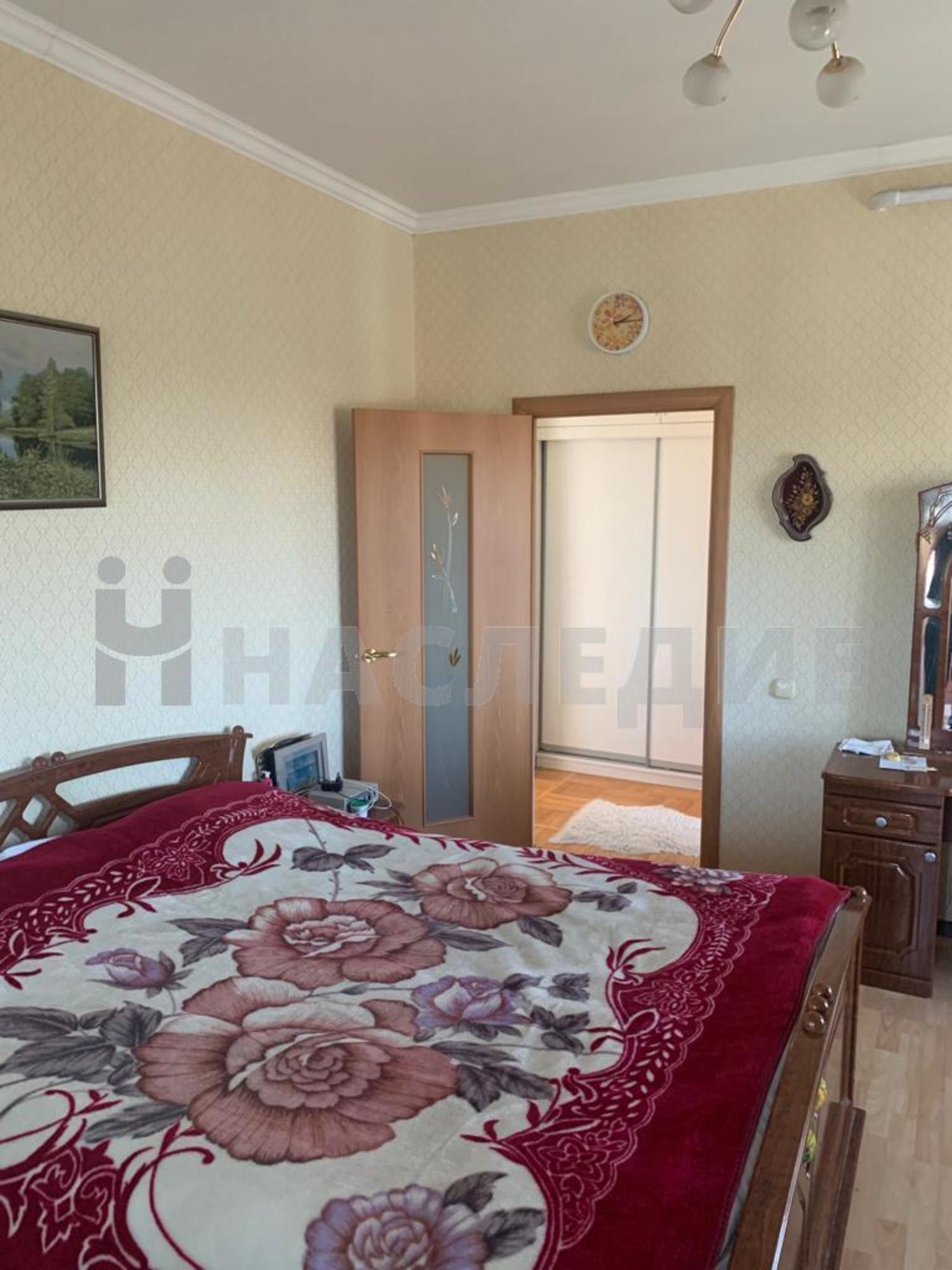 Купить дачу, дом, коттедж за 15 000 000 рублей на Калиновая ул