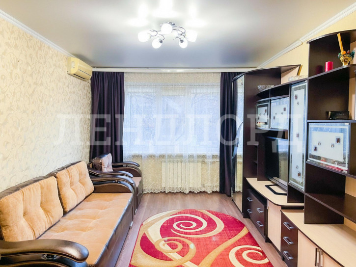3-комн квартира проспект Космонавтов, 12/1