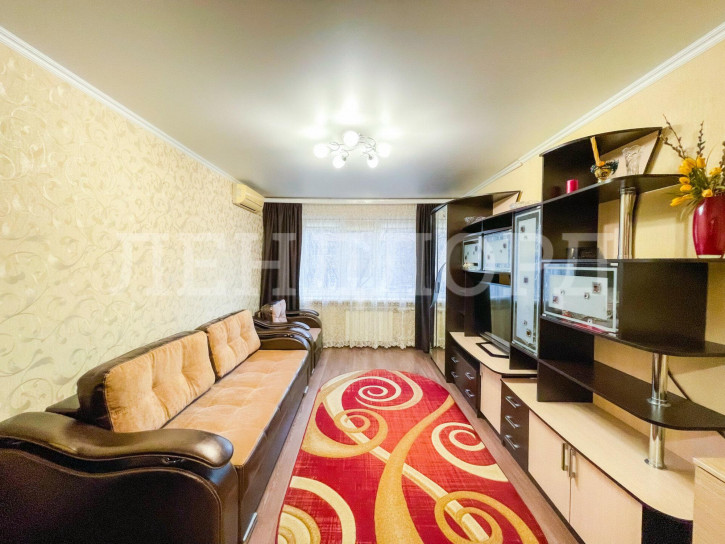 3-комн квартира проспект Космонавтов, 12/1