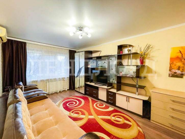 3-комн квартира проспект Космонавтов, 12/1