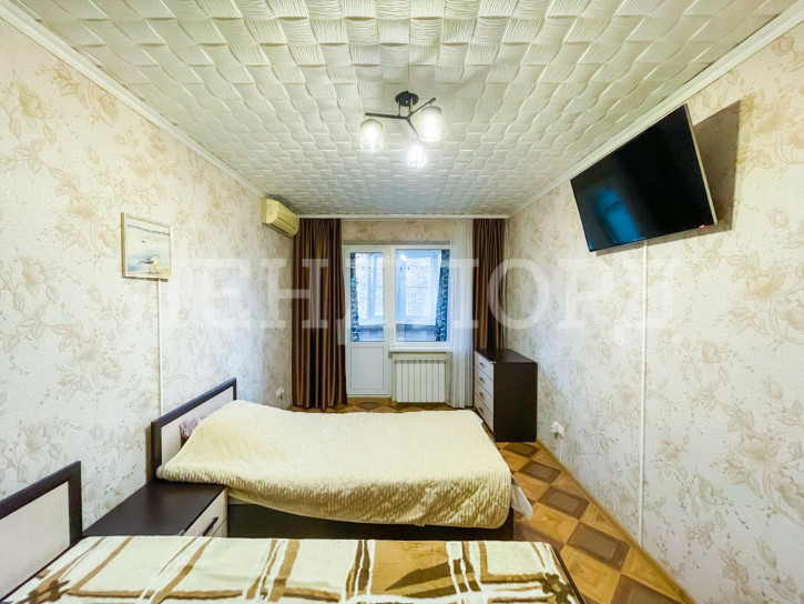 3-комн квартира проспект Космонавтов, 12/1