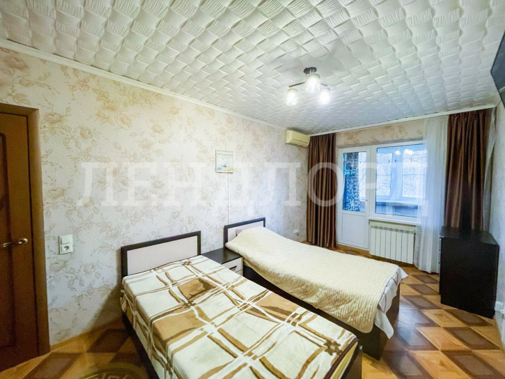 3-комн квартира проспект Космонавтов, 12/1