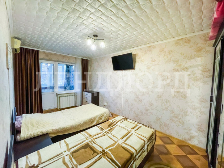 3-комн квартира проспект Космонавтов, 12/1