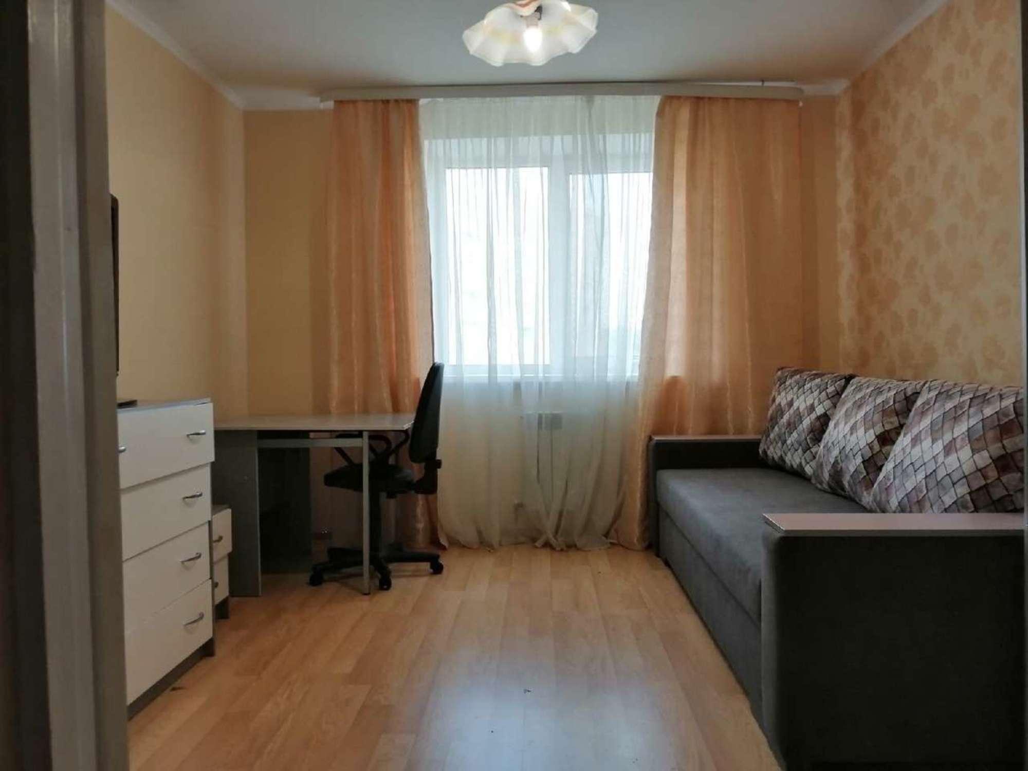 Сдать квартиру за 12 000 рублей на Красных Коммунаров улица, 24