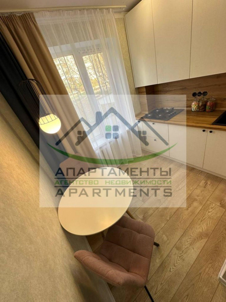 2-комн квартира Аллея Строителей ул, 8
