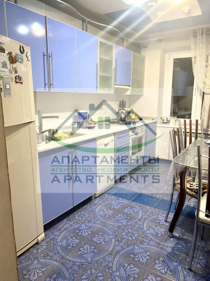 3-комн квартира Малиновского пер, 1а