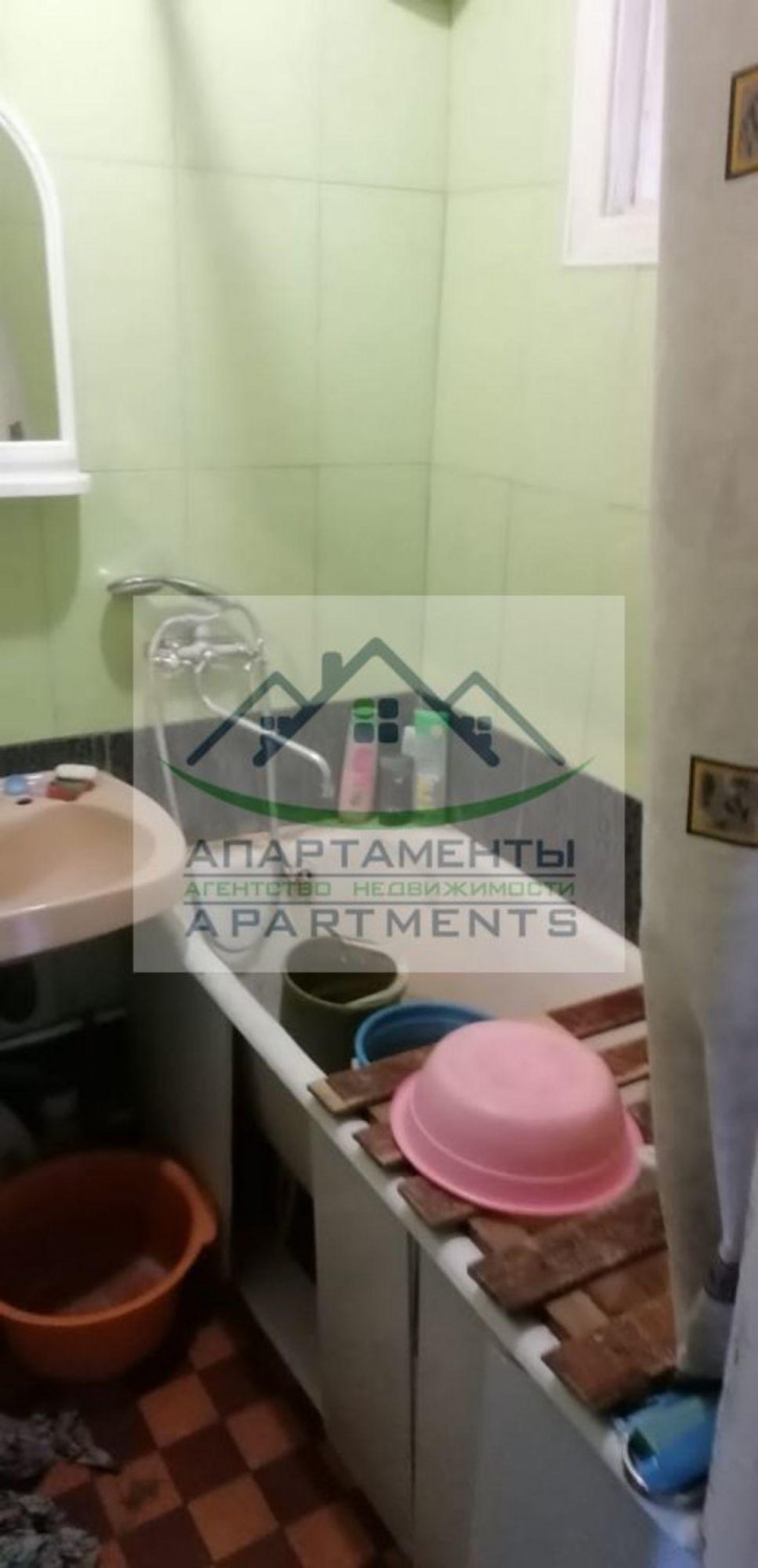 3-комн квартира 8 Марта ул, 1