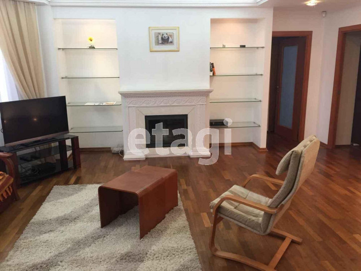 3-комн квартира Грибоедова, 15