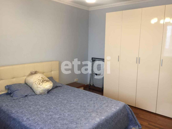 3-комн квартира Грибоедова, 15