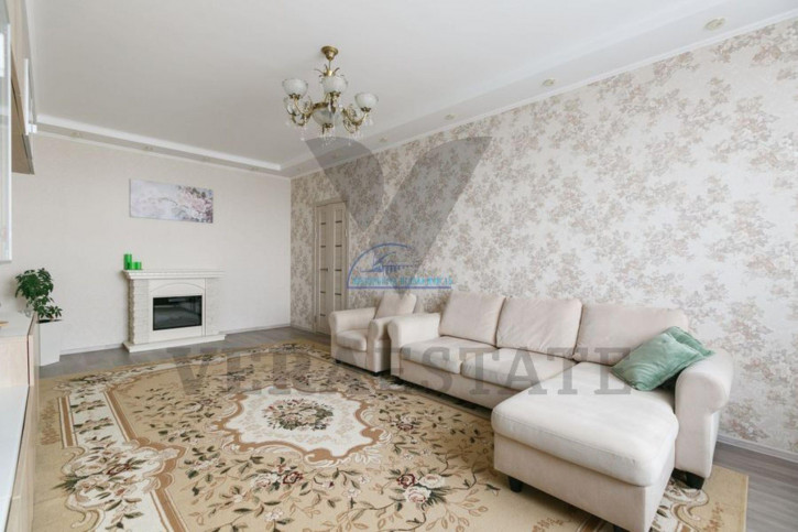 3-комн квартира ул. Тихвинская,1