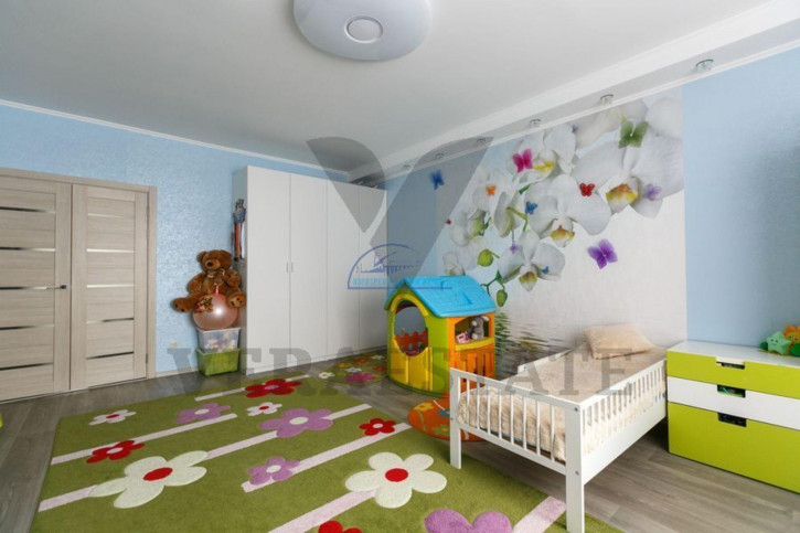 3-комн квартира ул. Тихвинская,1