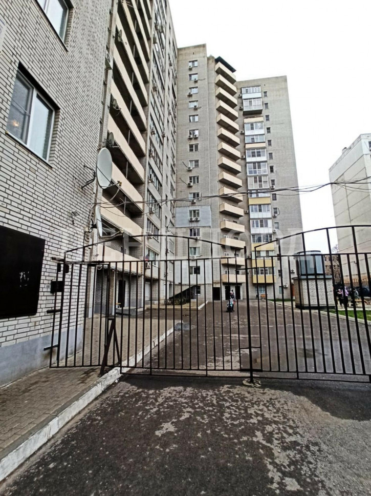 3-комн квартира проспект 40-летия Победы, 95/6