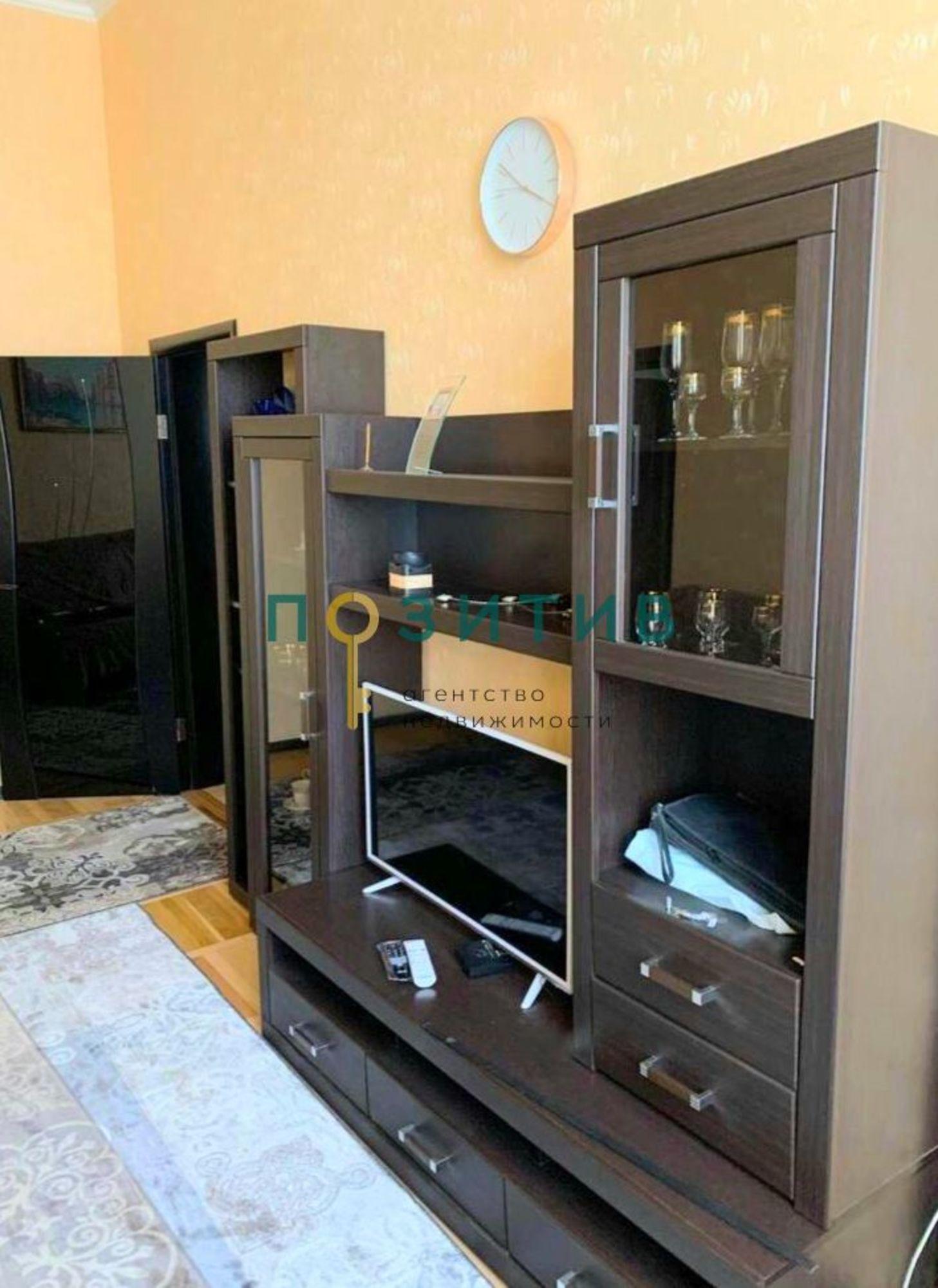 Купить квартиру за 10 000 000 рублей на Кирова пр-кт, 58