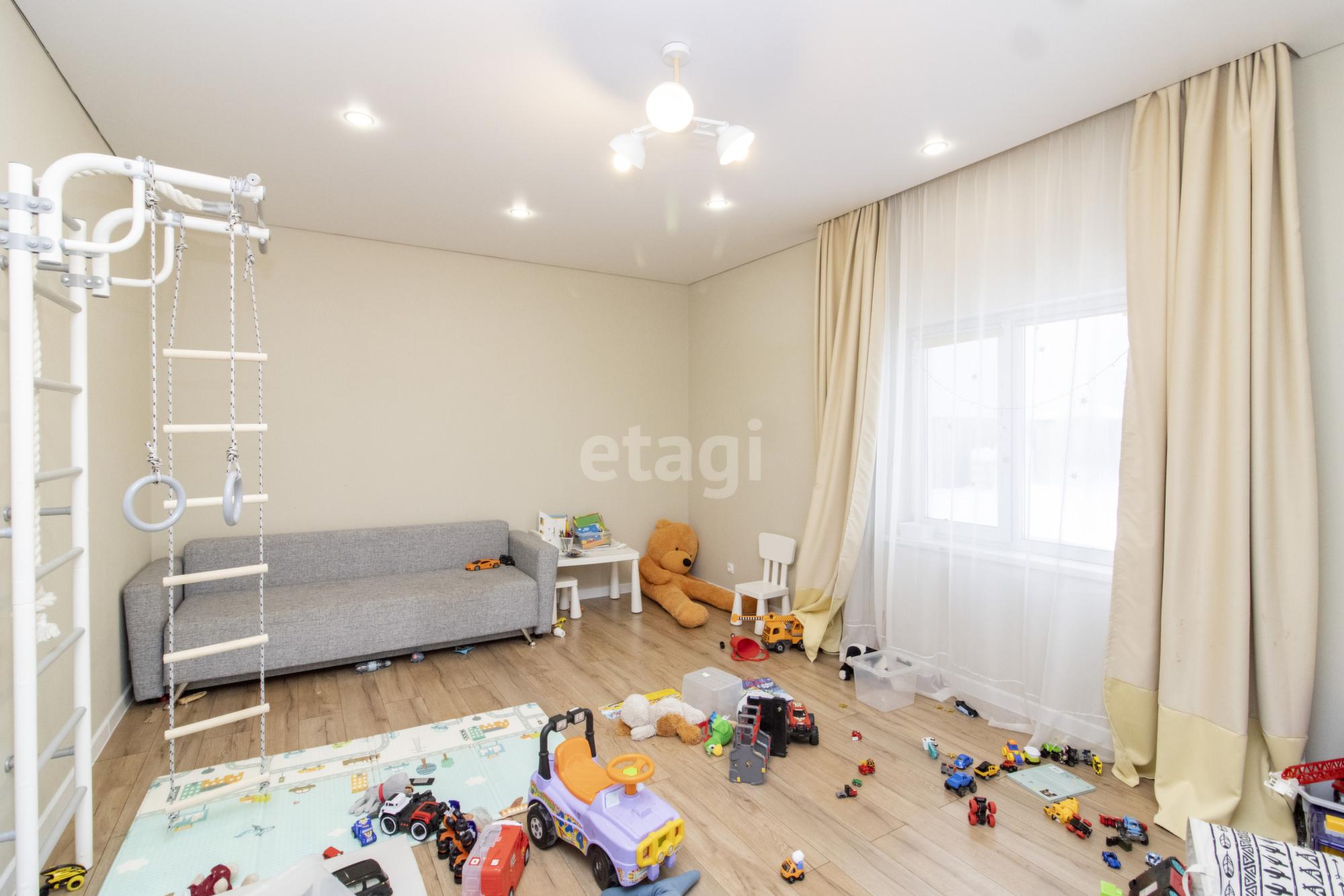 Купить дачу, дом, коттедж за 8 900 000 рублей на Тюменская, 36