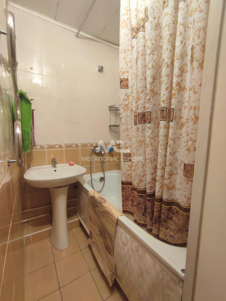3-комн квартира Победы ул, 50