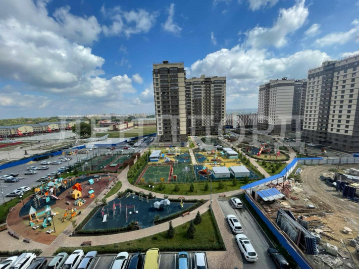 3-комн квартира улица Оганова, 20/1