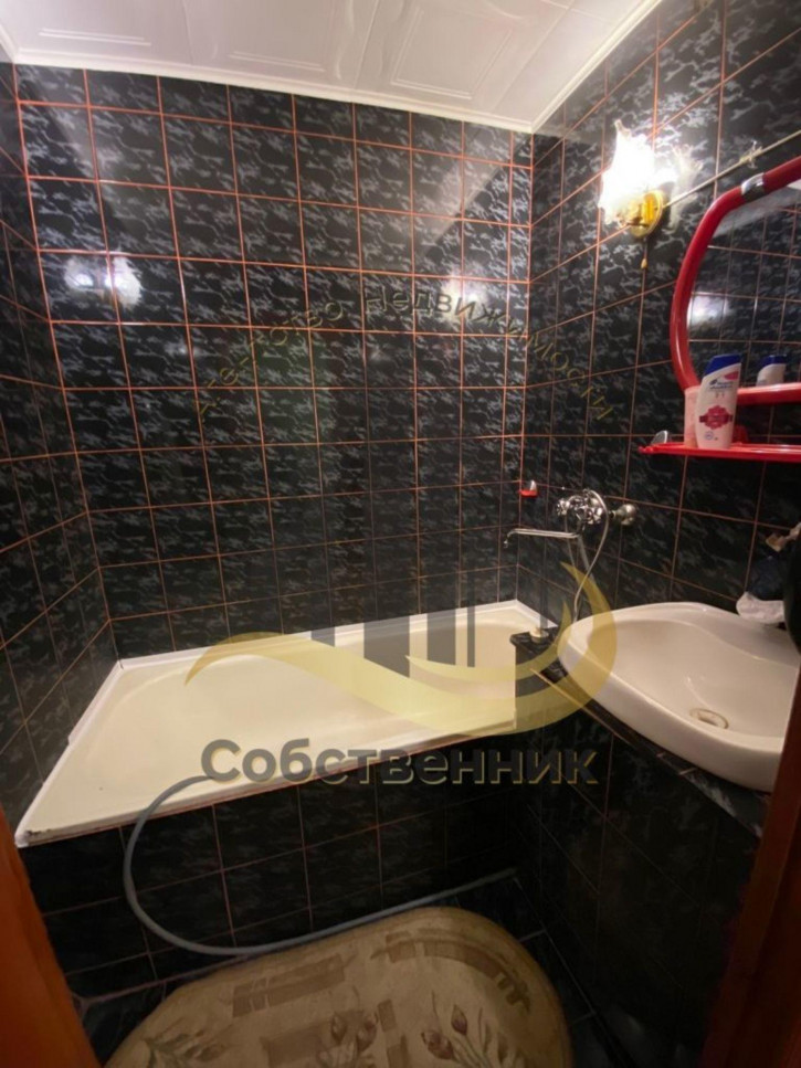 2-комн квартира Космонавтов ул, 3